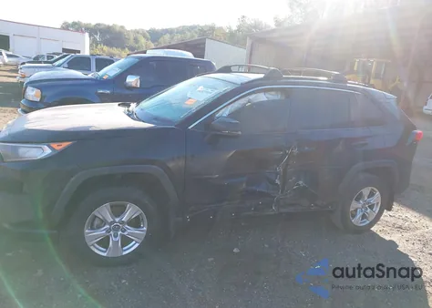 2020 Toyota Rav4 Xle z USA, uszkodzony, nr VIN 2T3W1RFV2LW065687